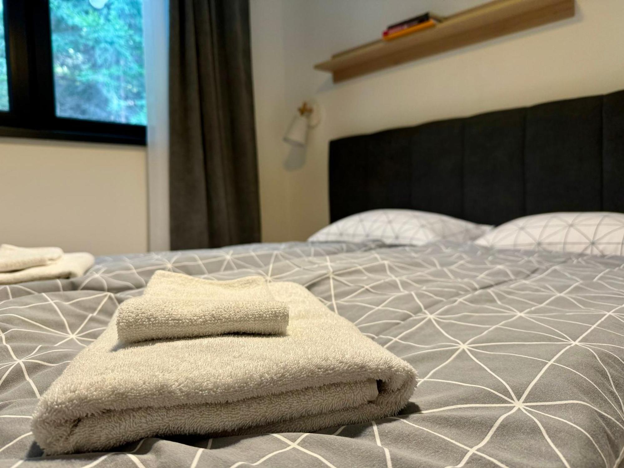 Lovely 1-Bedroom Vacation Home With Free Parking Dolina Demianowska Zewnętrze zdjęcie
